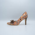 Load image into Gallery viewer, Stiletto cerrado multicolor con lazo elegante