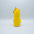 Load image into Gallery viewer, Sandalia amarilla elegante