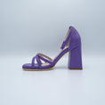 Load image into Gallery viewer, Sandalia morada Púrpura tacón cuadrado