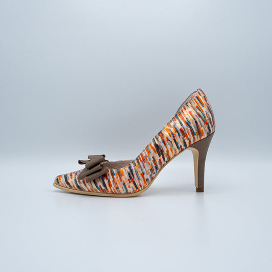 Helyxa stiletto cerrado multicolor con lazo elegante - Moon Shoetique - Cuero genuino artesanal vista lateral