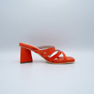Lyra sandalia casual tacón bajo anaranjada - Moon Shoetique - Cuero genuino artesanal vista frontal
